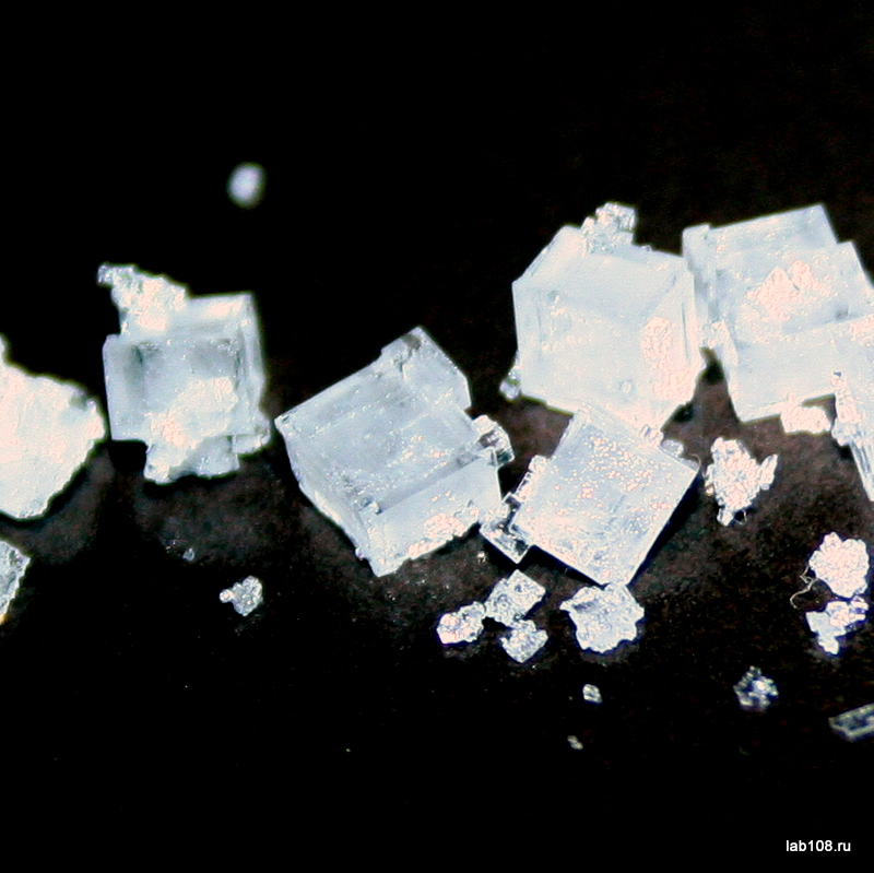 Кристаллики морской соли